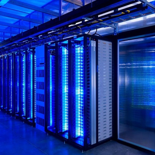 blue light data centre racks 600x600
